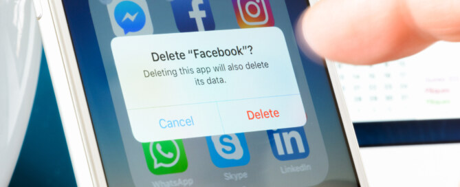 User deletes Facebook app from iPhone
